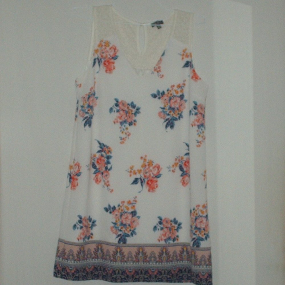 Lily Rose floral mini dress - size small